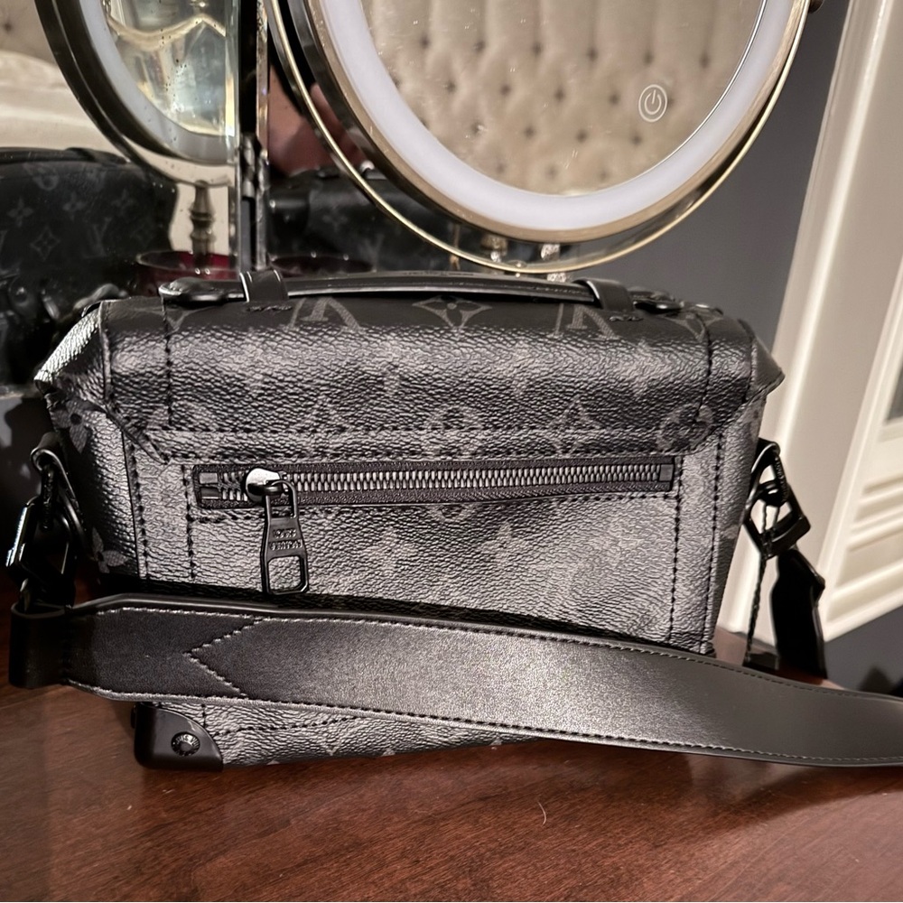 Louis Vuitton 🖤 Monogram Eclipse 🖤 Soul Trunk - Picture 2 of 8